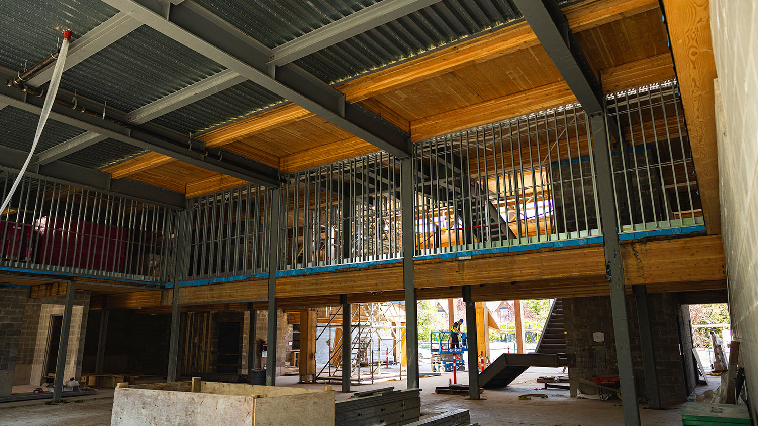 L'Alliance Française steel and mass timber hybrid construction